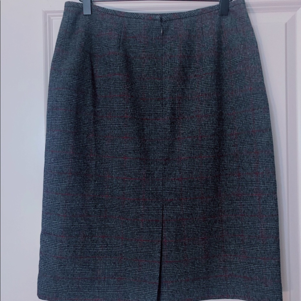 Black/red plaid skirt
